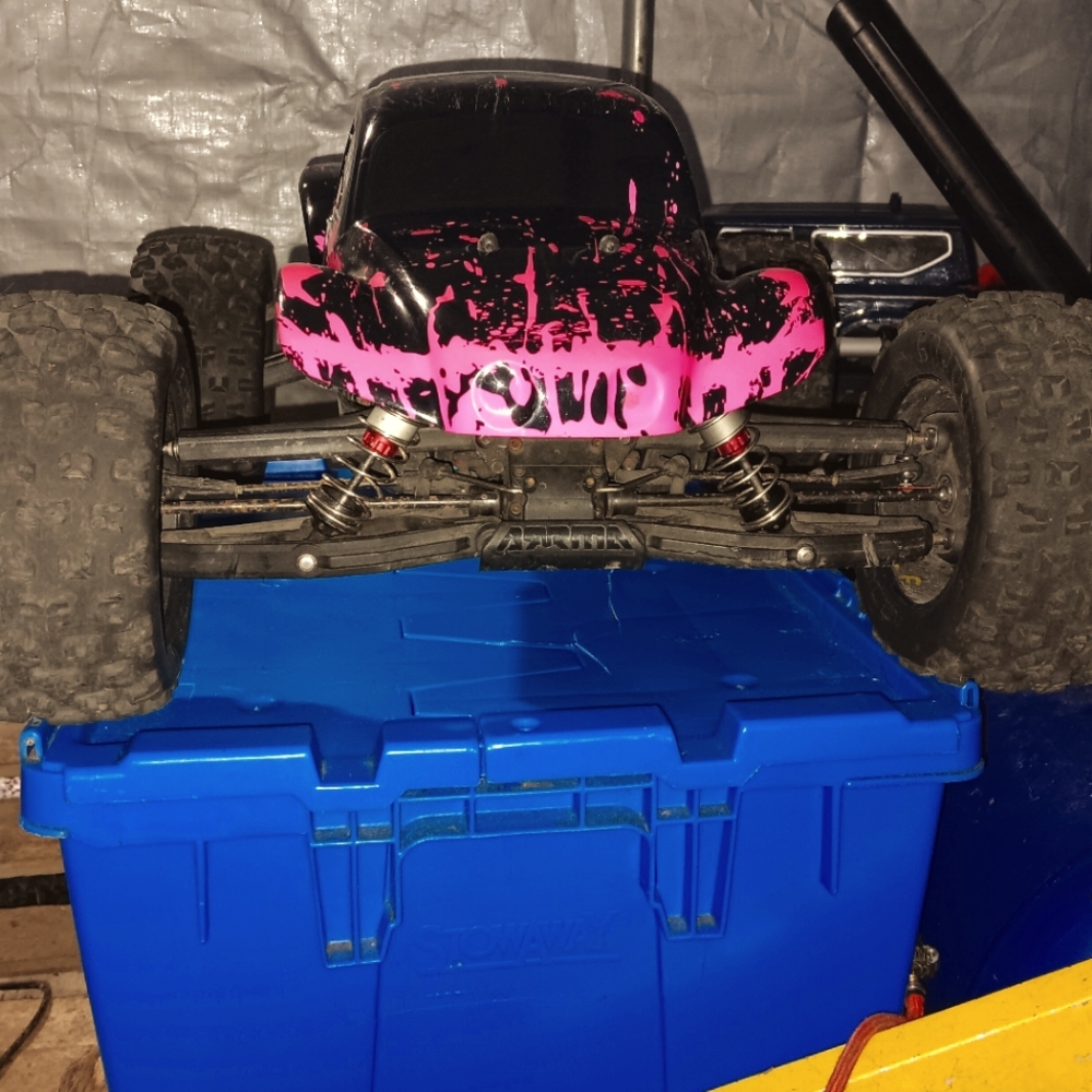 ARRMA KRATON 6S BLX "ARTR" (No Radio/Receiver) with  Pink and Black VW bug body